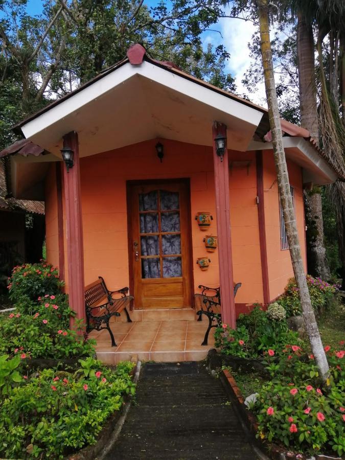 Cabanas Mountain River Lake Inn Nueva California Eksteriør bilde